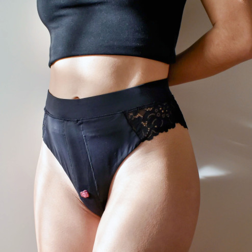 Culotte brésilienne noire harnais